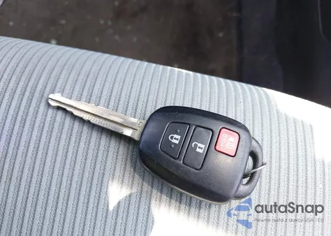 2013 Toyota Prius C Two from USA, damaged, VIN JTDKDTB3XD1557018